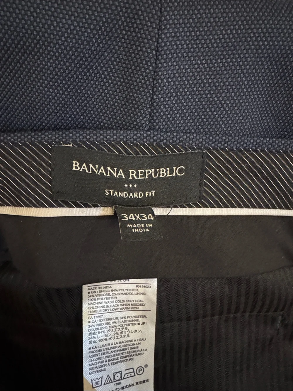 Banana Republic Navy Two-Button Suit 42L 34x34